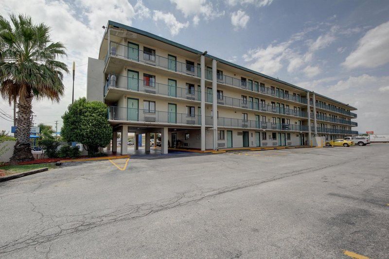 Red Roof Inn San Antonio Northeast - Rittiman Rd Exterior photo
