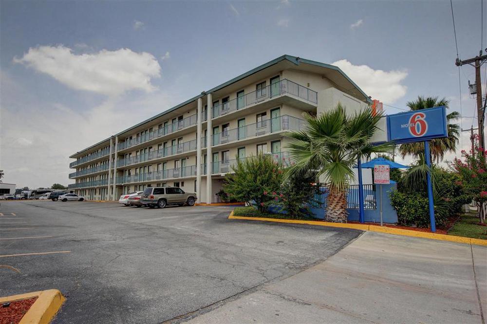 Red Roof Inn San Antonio Northeast - Rittiman Rd Exterior photo