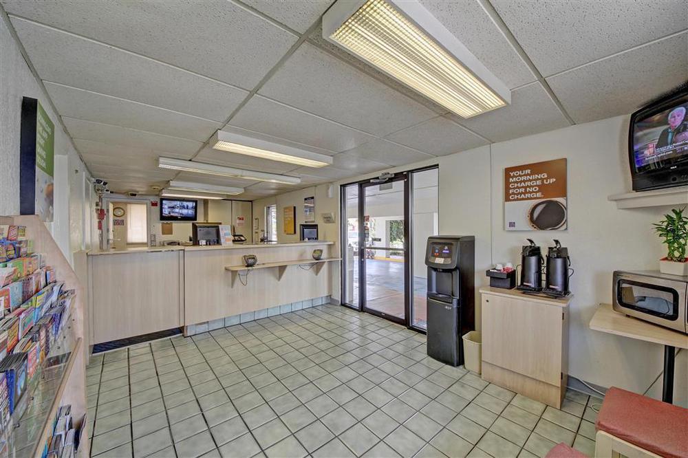 Red Roof Inn San Antonio Northeast - Rittiman Rd Interior photo