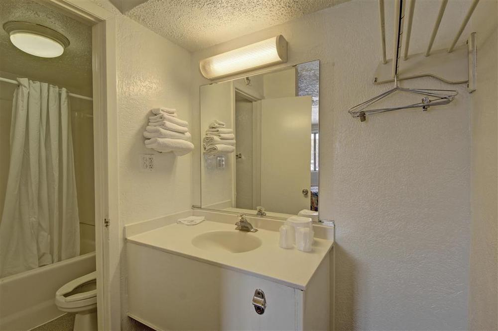 Red Roof Inn San Antonio Northeast - Rittiman Rd Room photo